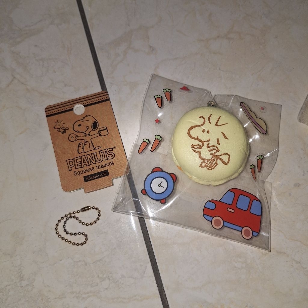 SNOOPY MACARON SQUISHY LICENSED BY NIC