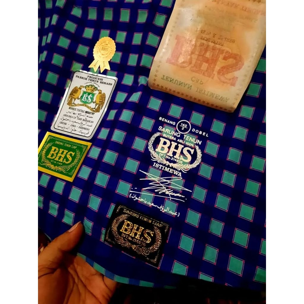 SARUNG BHS KDM GOLD  SUTRA SPUNSILK 140 ARABIC