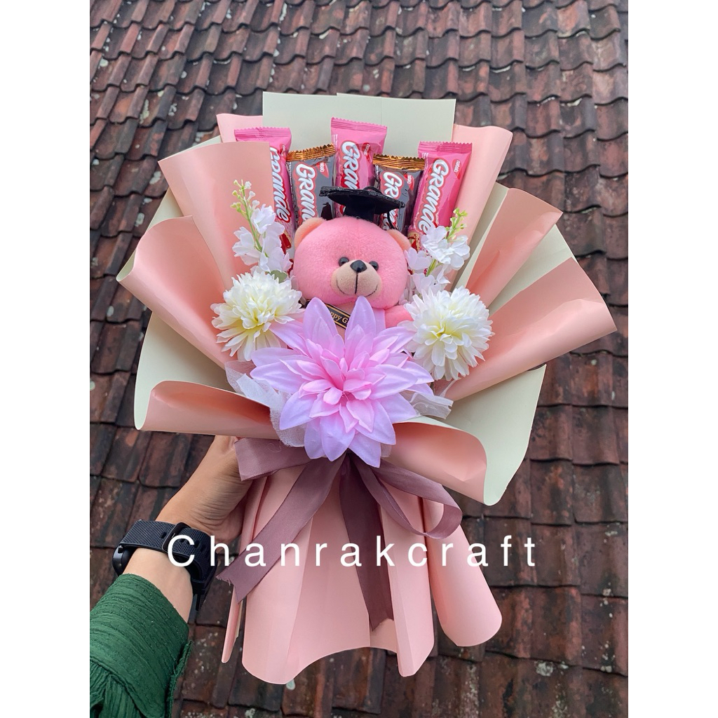 hadiah kado gift bucket boneka teddy bear mini bunga wisuda bucket snack