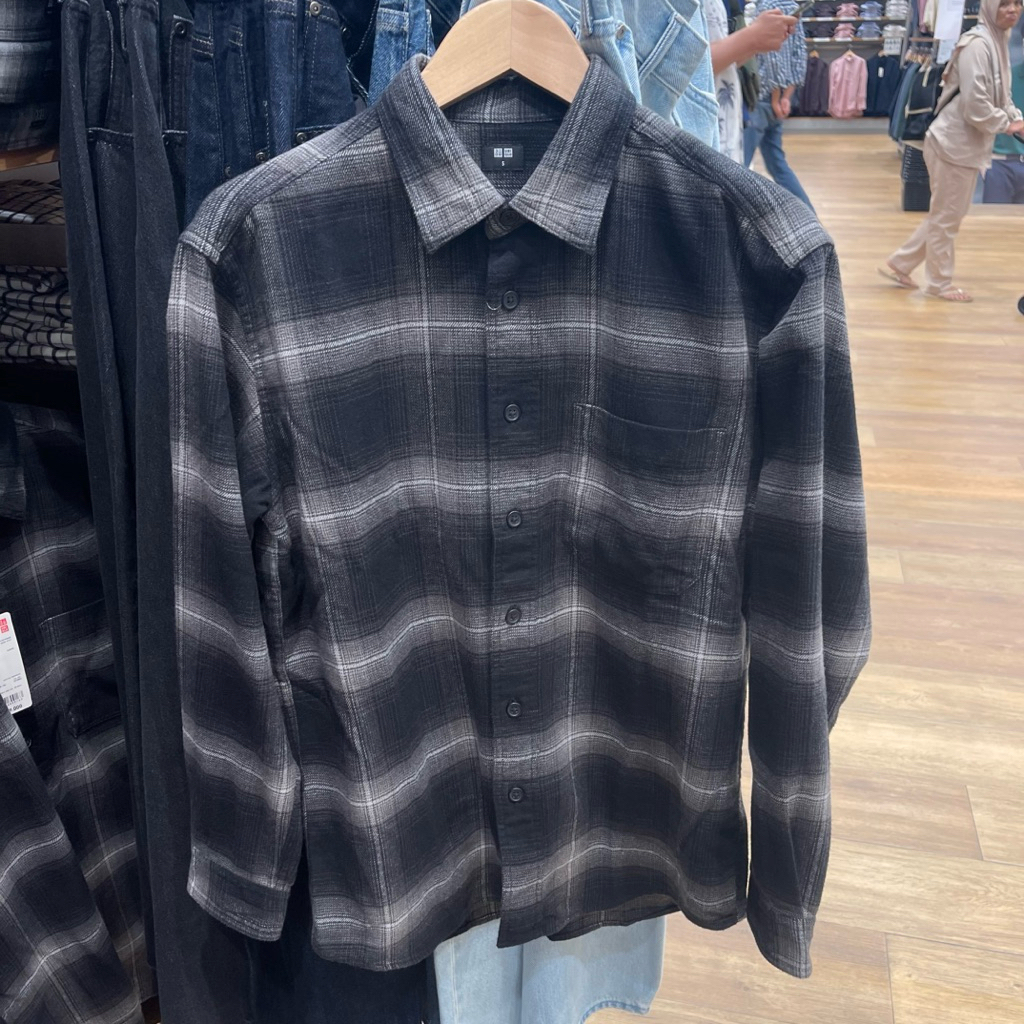 Kemeja Uniqlo Man FLANNEL 09 black