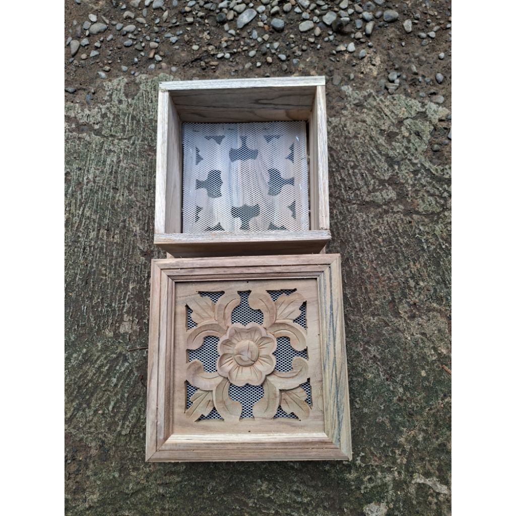 Loster ukir kayu jati kotak plus kawat nyamuk ukuran 24x24x10cm