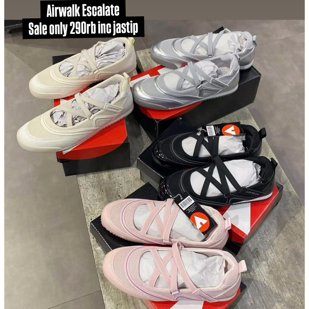 [READY] Airwalk Original Sneakers Casual / Sepatu Sekolah / Sepatu Slip On Hitam Putih