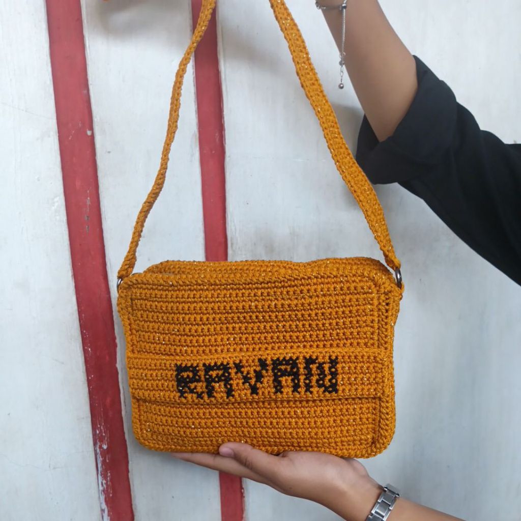 Tas Selempang ravan rajut kuning kunyit