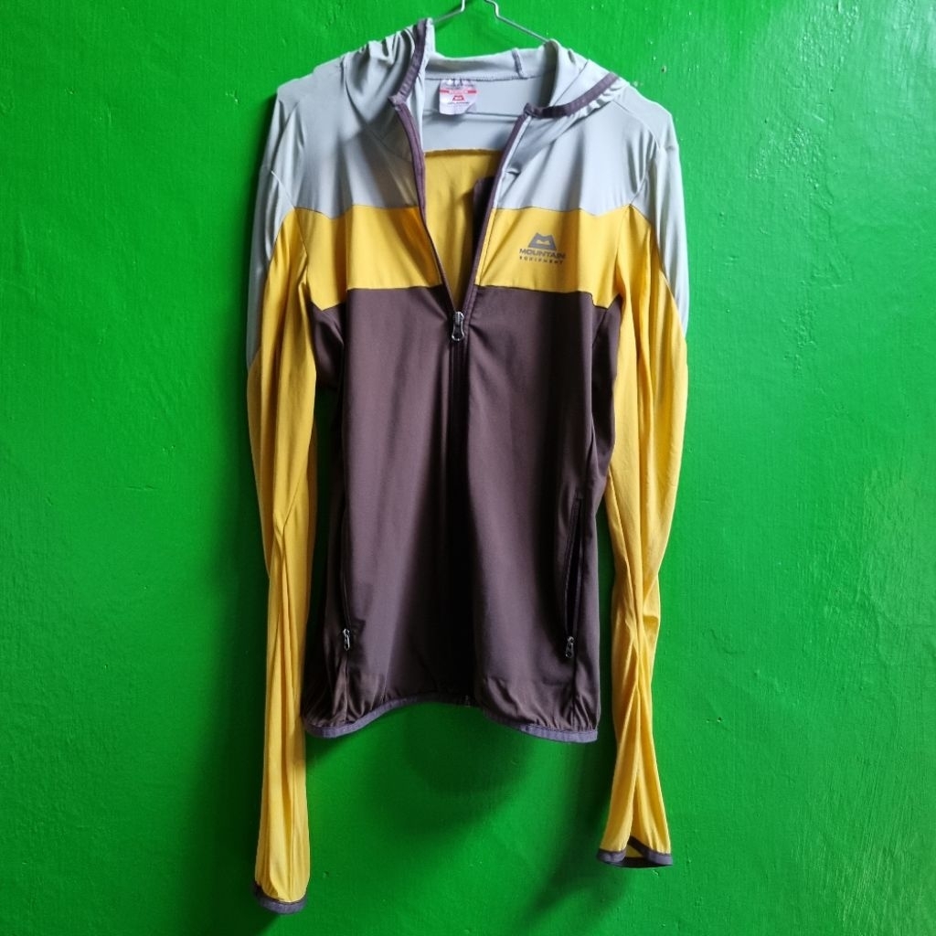 Jaket Baselayer Running Mountain Equipment
