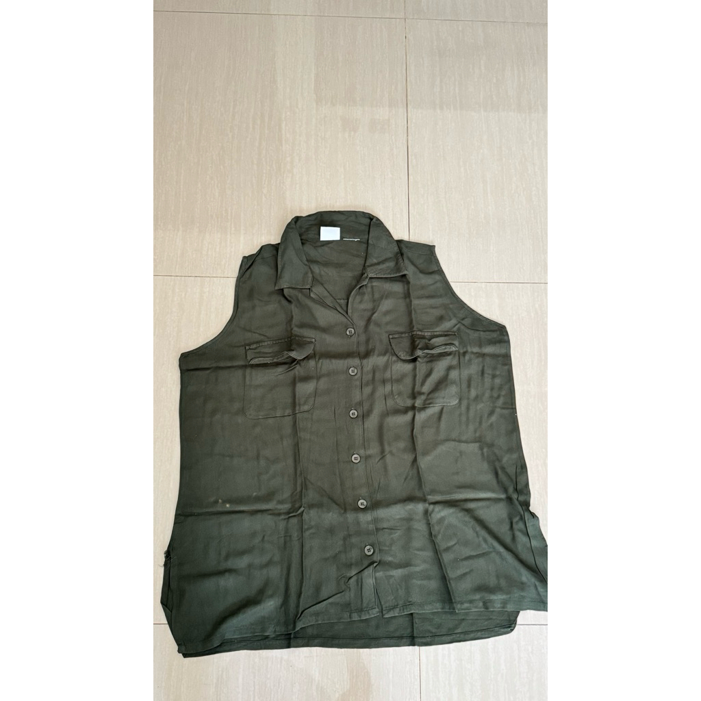vest cargo