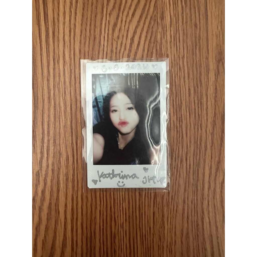Polaroid Kathrina Benefit Erigo