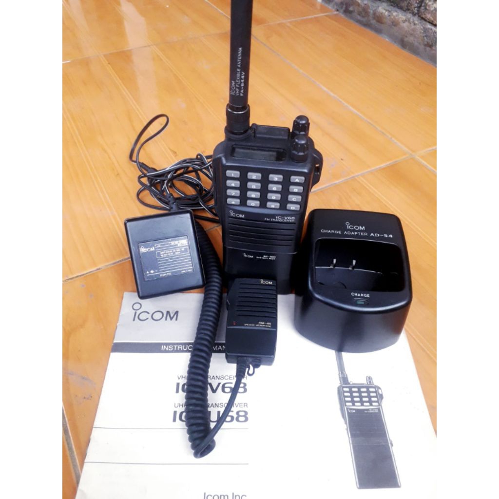 dj w 100 sama icom v68