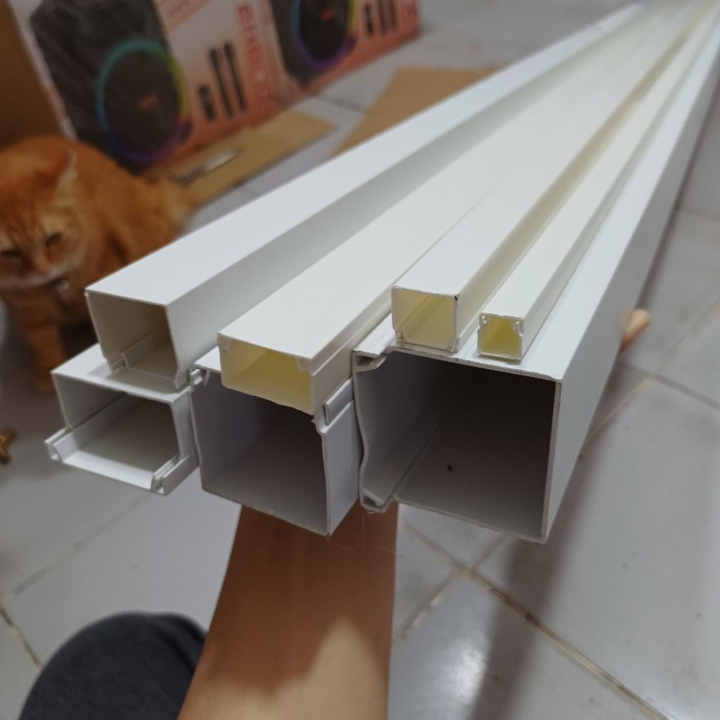 Ducting Kabel 10x10 16x16 16x25 ,  25x25 ,  25x40 , 40x40  170 cm kabel protektor dakting pvc tutup 