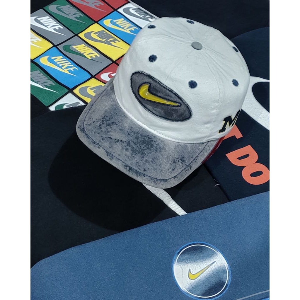 caps Nike vintage Michigan