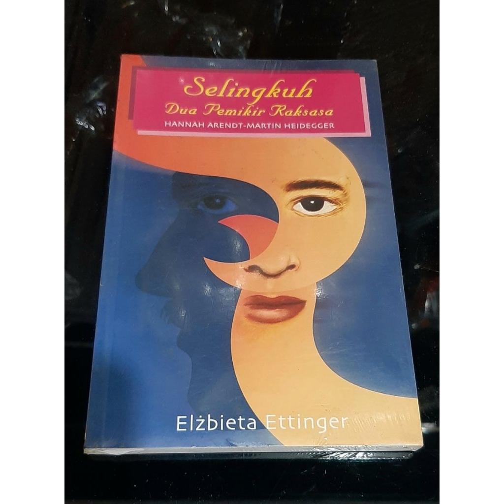 SELINGKUH DUA PEMIKIR RAKSASA