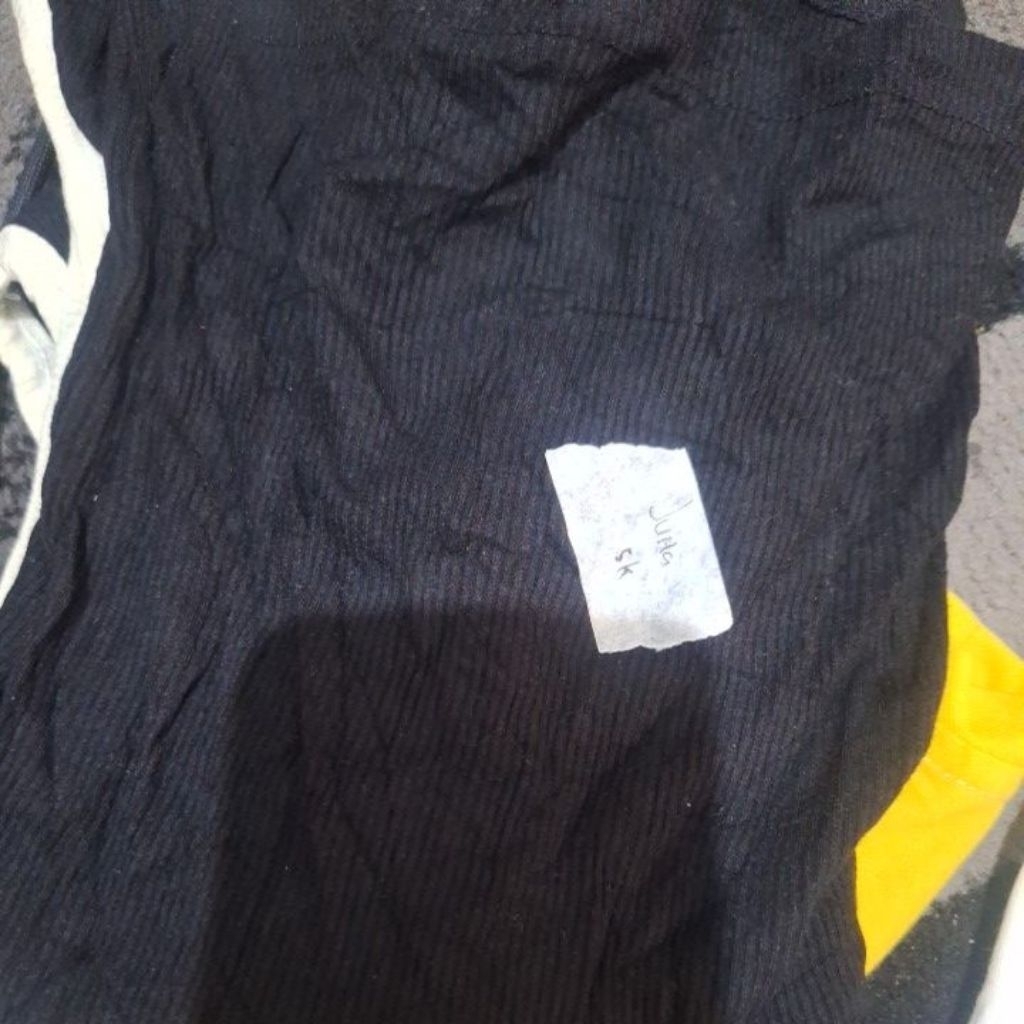 baju kaos pria dan wanita hitam polos