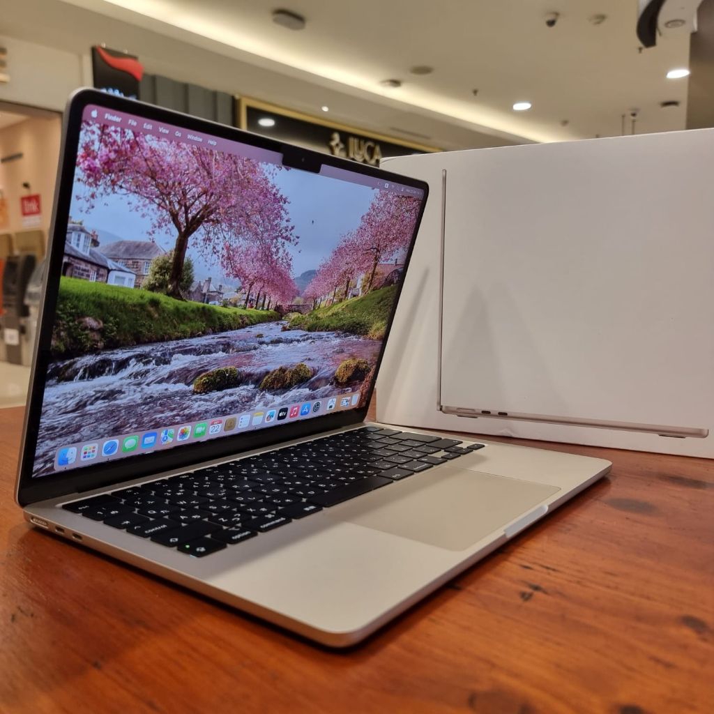 Macbook Air M2 13 inch 2022 8/256GB starlight