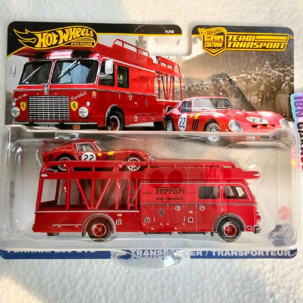 Hotwheels Premium TEAM TRANSPORT FERRARI 250GTO + FIAT 642 BARTOLETTI TRANSPORTER
