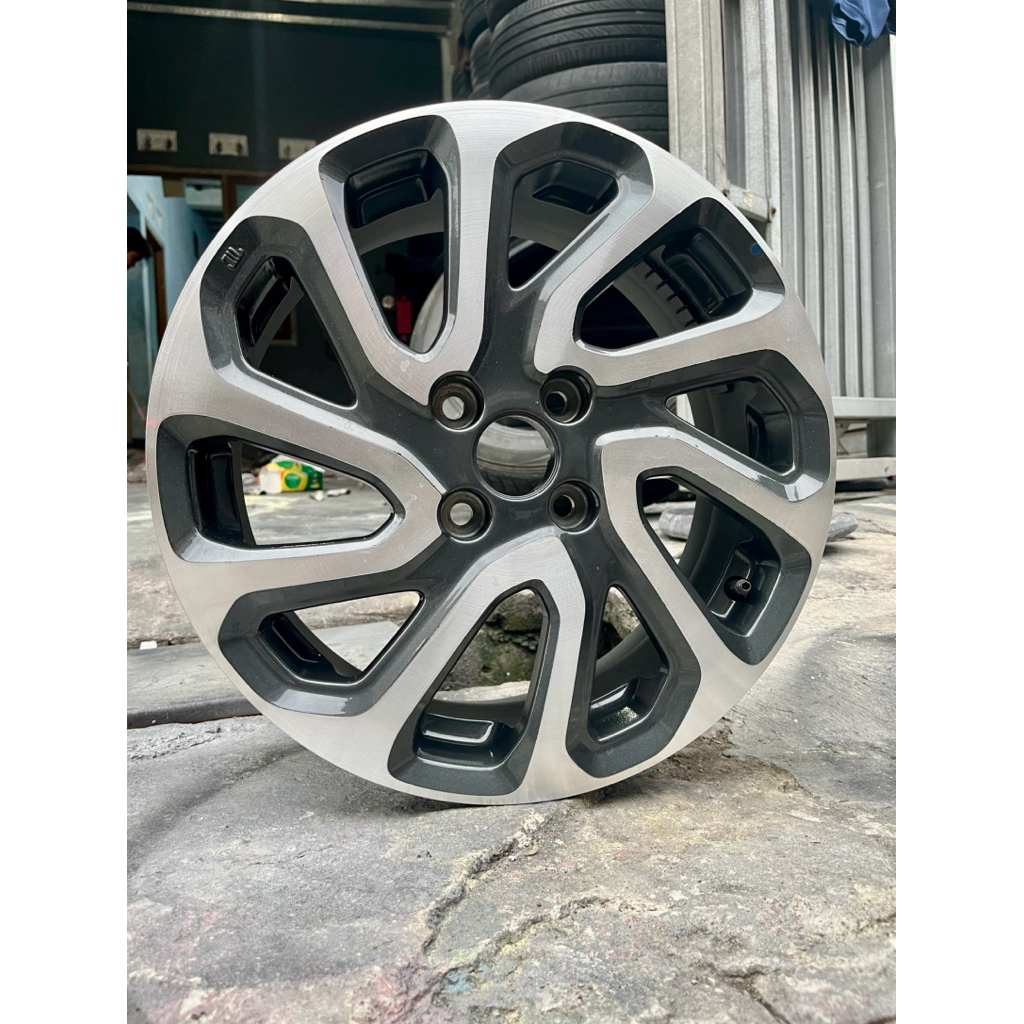 velg serep new baleno R16 PCD 4/100 kondisi bekas masih bagus