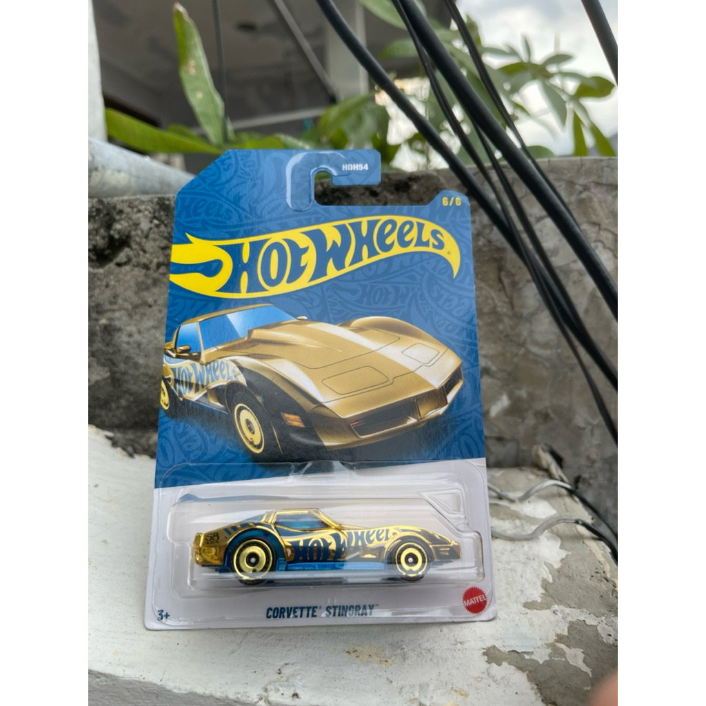 Hot Wheels 58 Anniversary Corvette Stingray Chase Gold