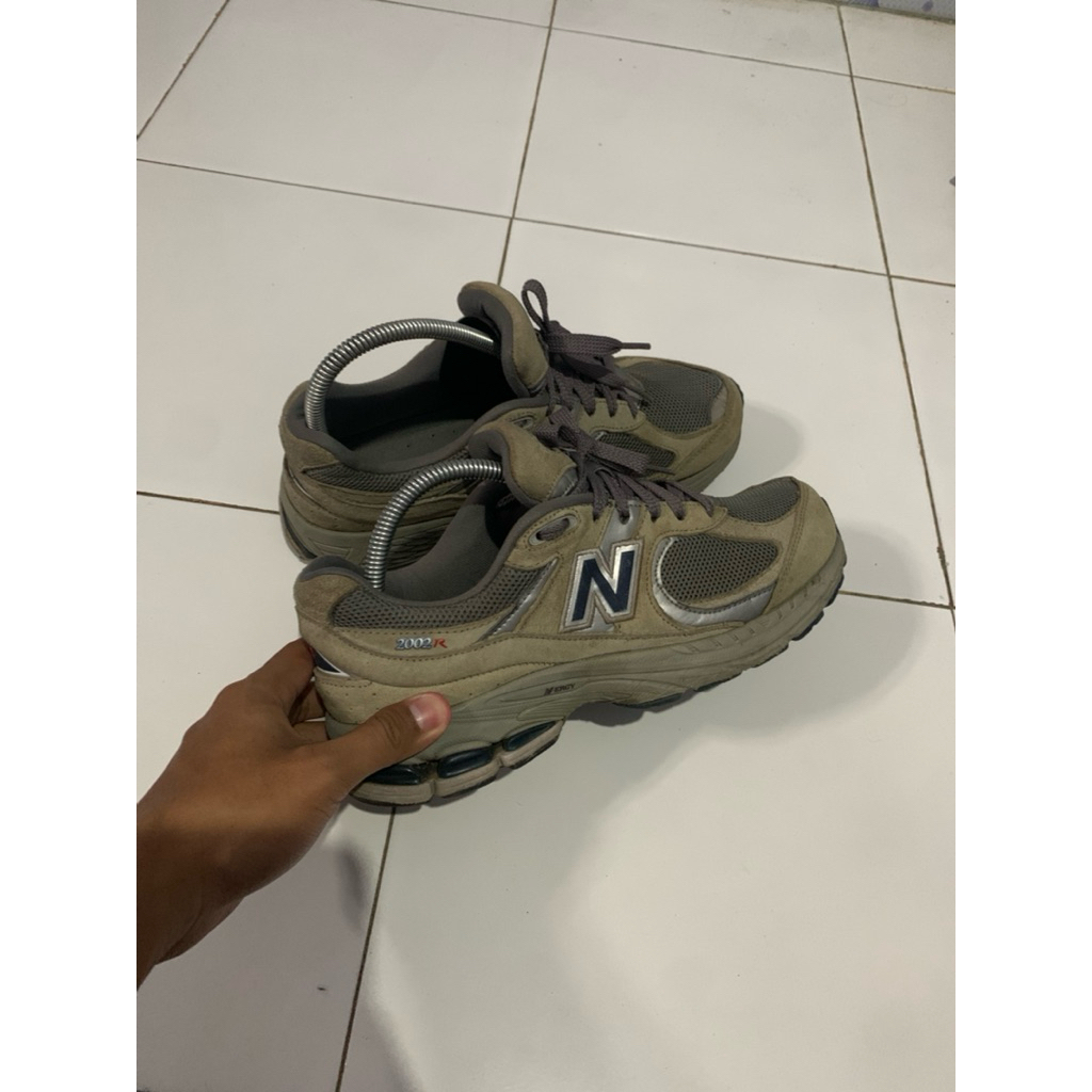 Sepatu NB 2002R Second