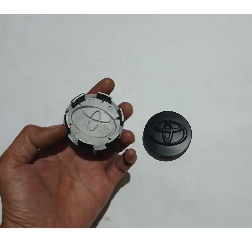 dop roda tutup velg mobil  avanza 2004-2011 warna hitam dop  diameter 5,5 cm harga satuan 1pis