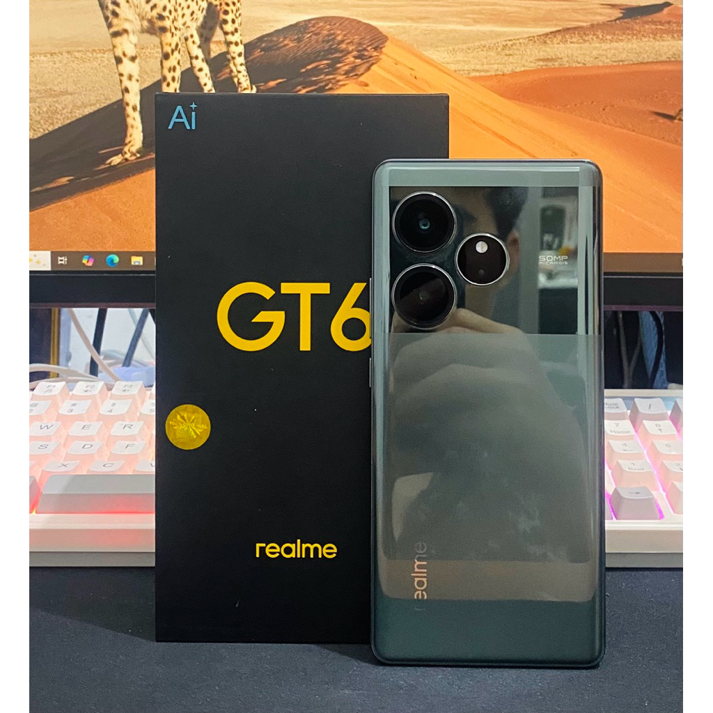 Second Realme GT6 5G 12/256Gb garansi resmi Charging 120w Snapdqragon 8s mulus 100% Layar Curved