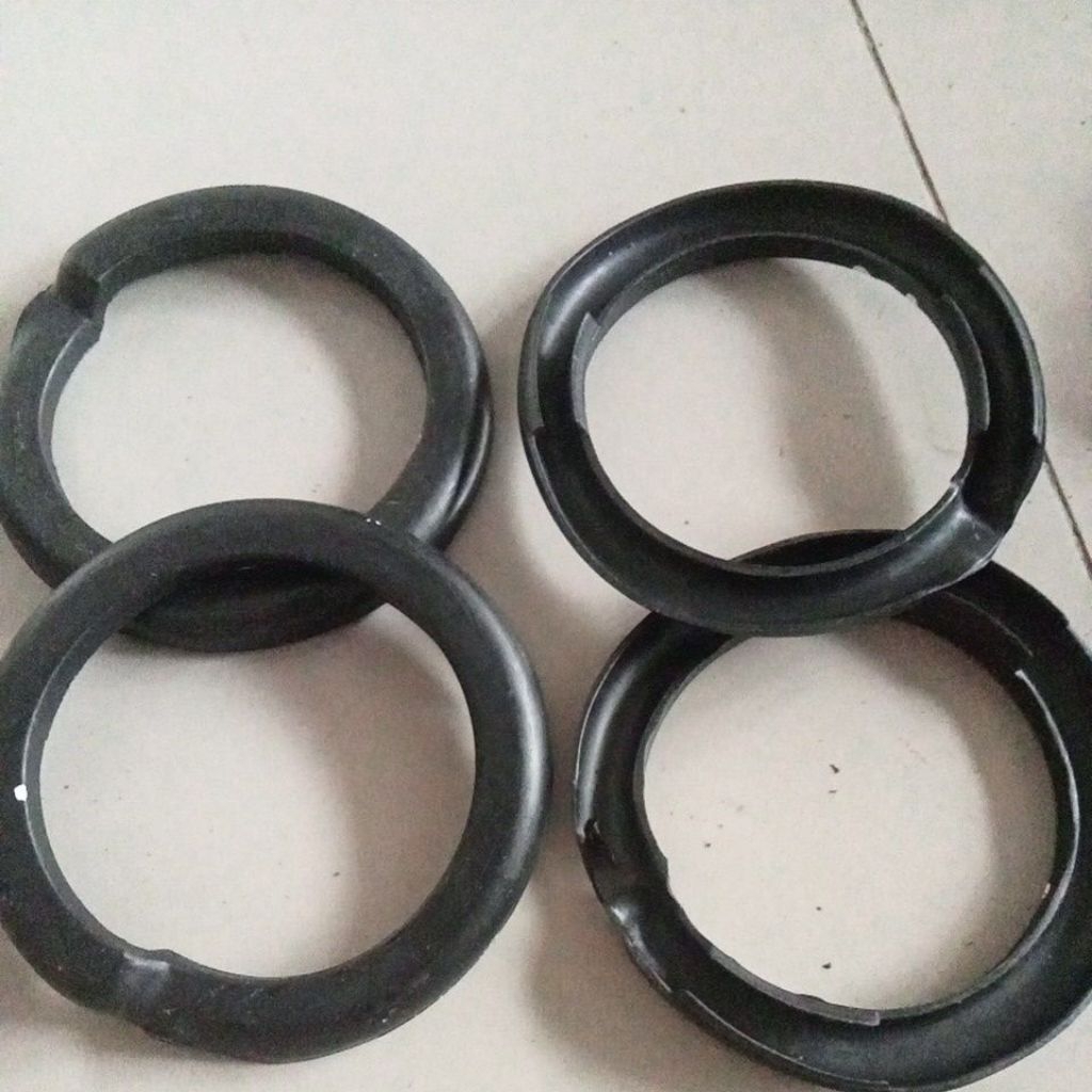 karet tatakan per depan grand max