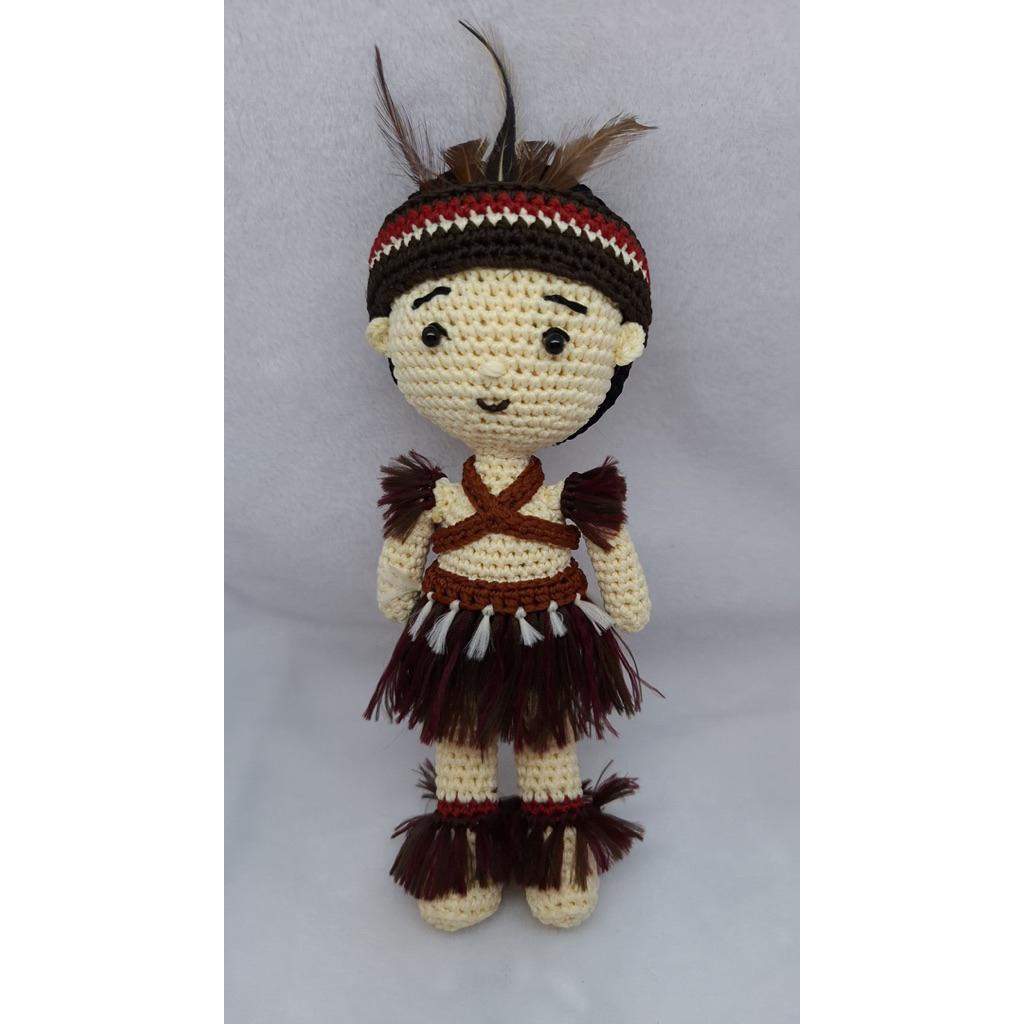 Boneka Rajut Pakaian Adat Nusantara