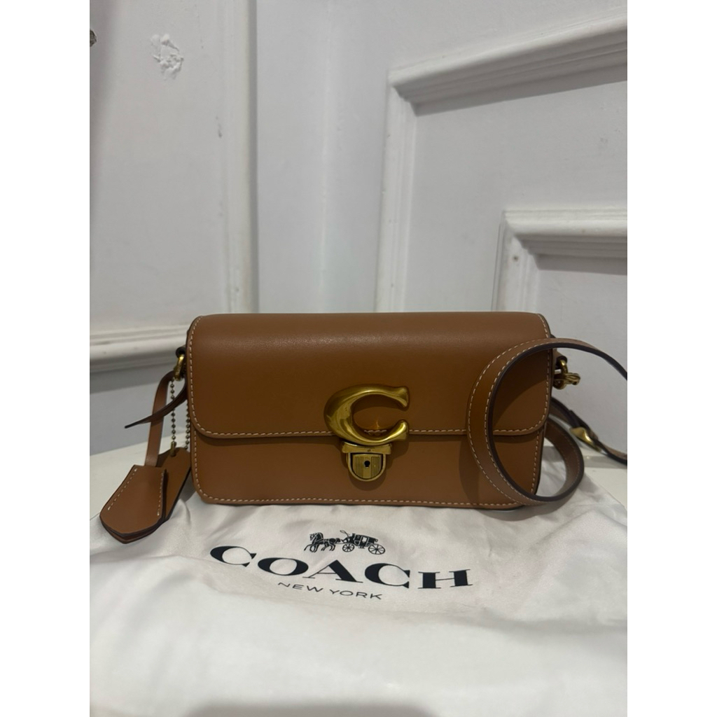 Preloved coach studio baguette bag brown