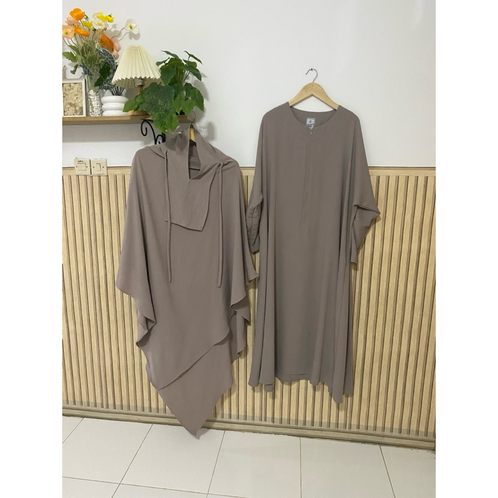 preloved 1 set Pop abaya Elmadina Size Xs