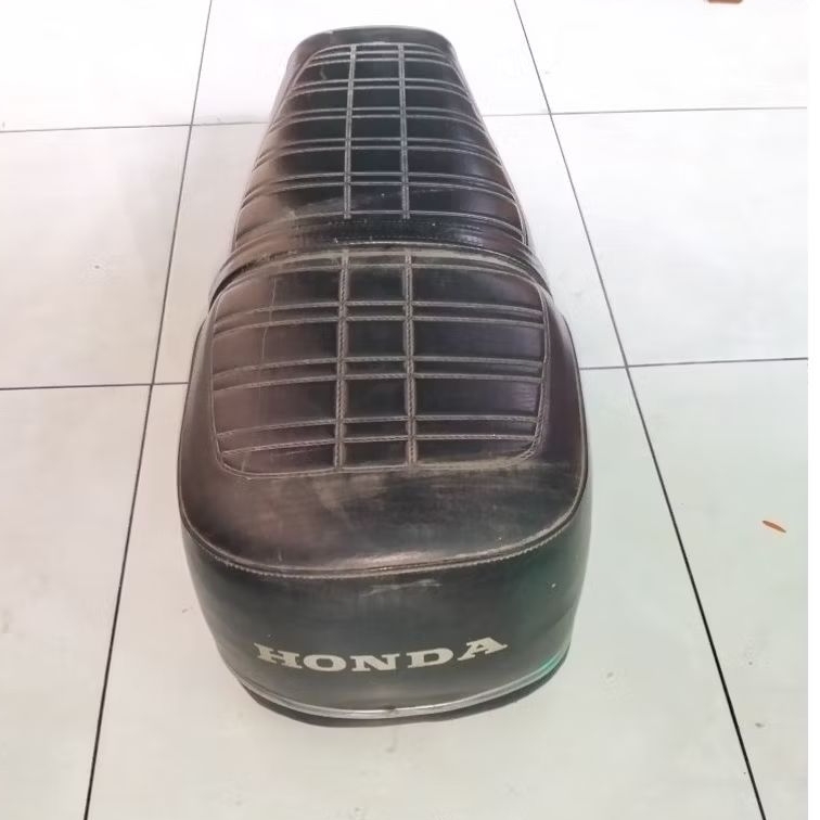 Jok lepasan motor Honda CB 125 twin