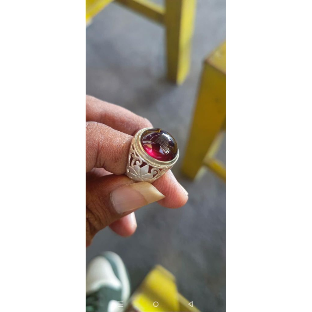 NATURAL RED GARNET BLACK MAMBA