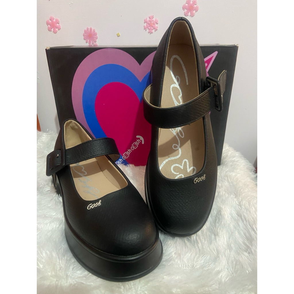 Sepatu Hitam Gosh