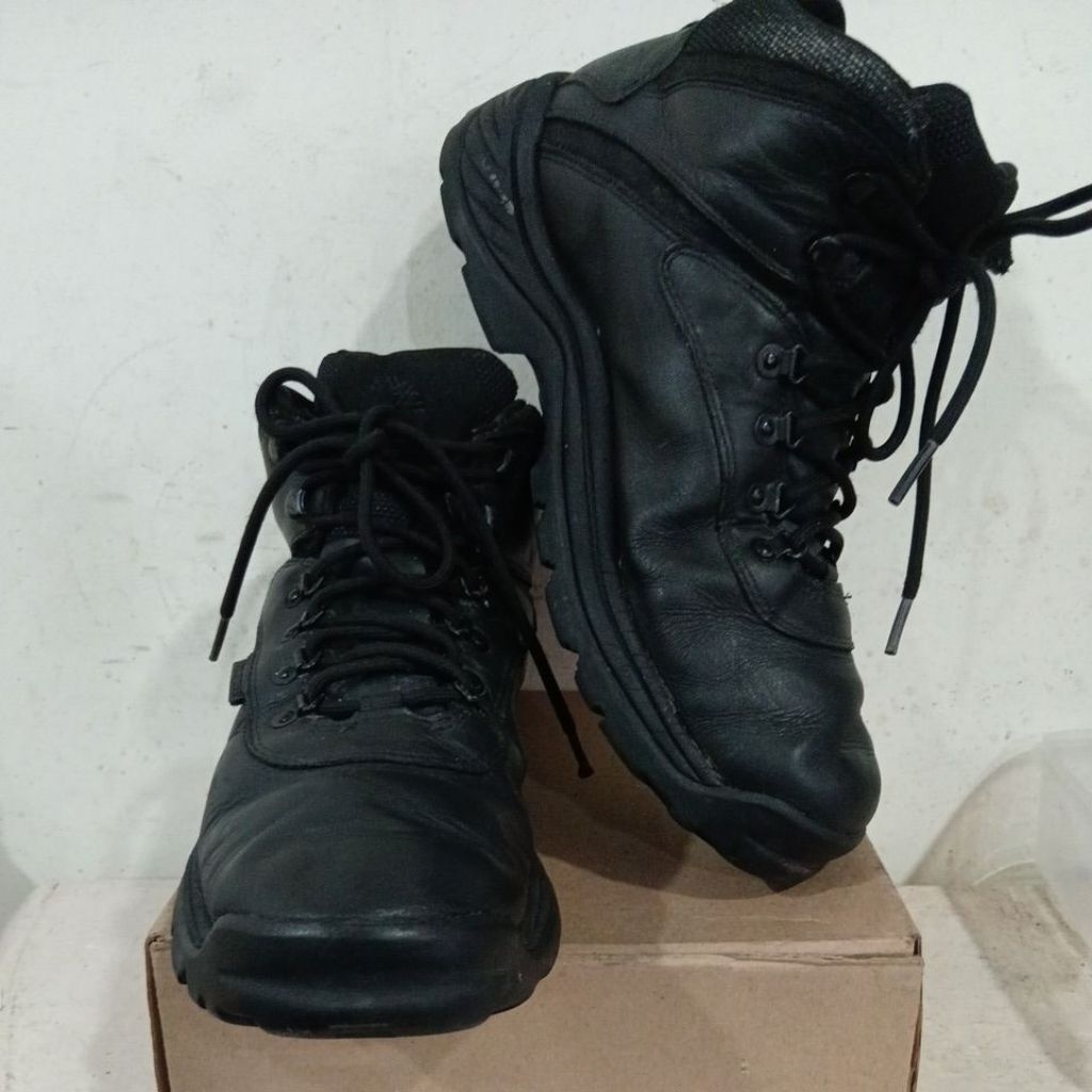 TIMBERLAND Sepatu Boots Pria Berbahan kulit