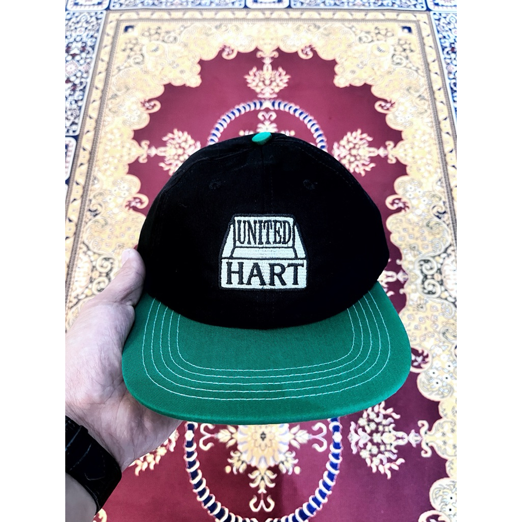 topi hat UNITED HART