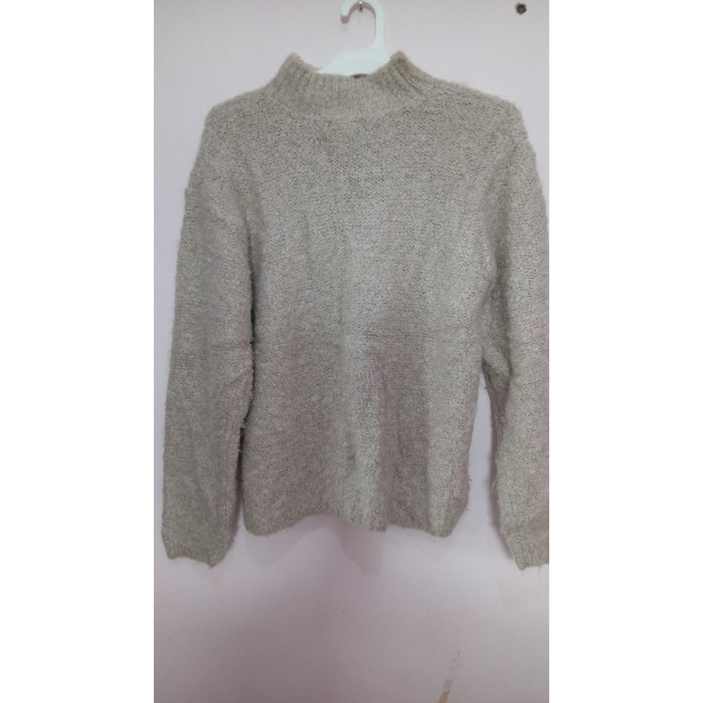 sweater rajut tebal (preloved)