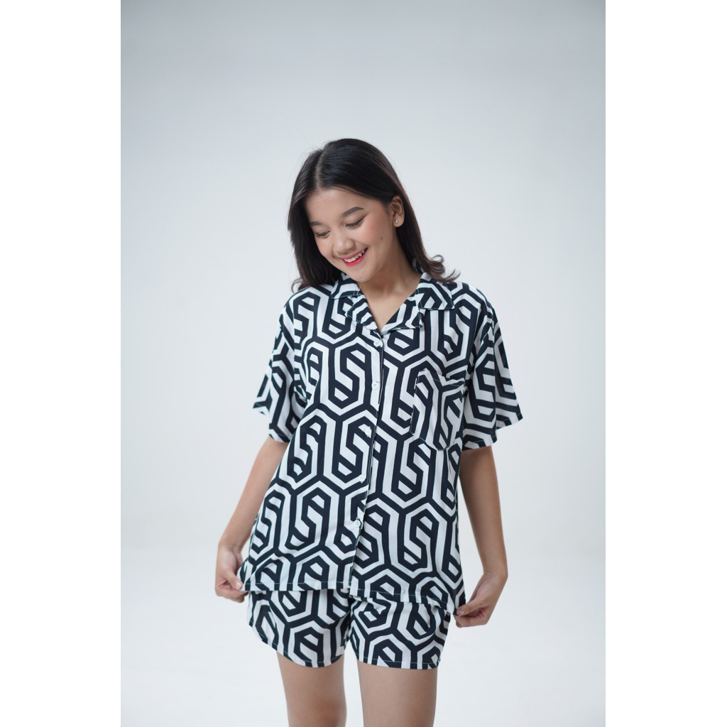 1 set baju santai Murah One set Pyama rayon setelan kameja celana pendek Motif abstrak terbaru harga
