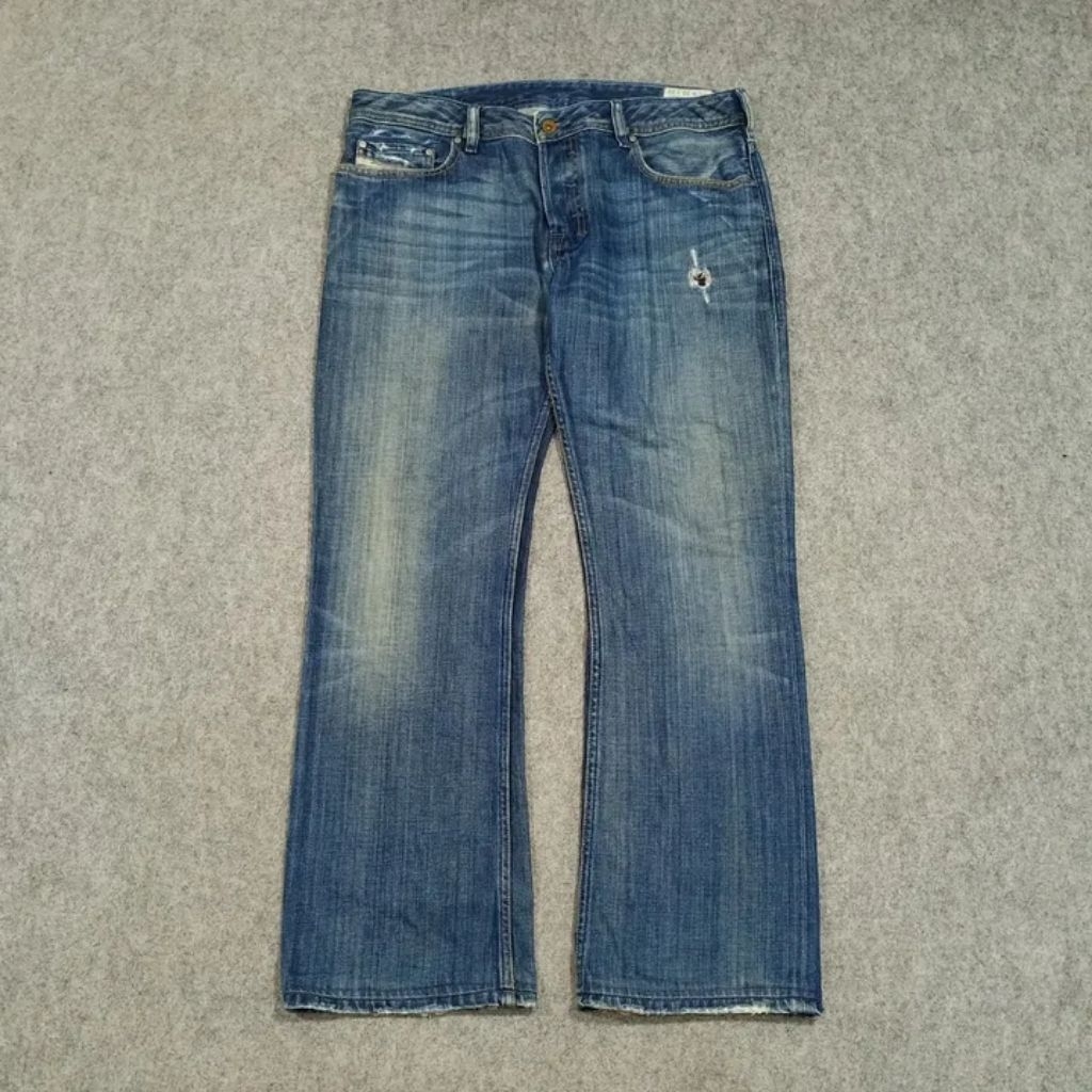 Celana jeans panjang DIESEL size 33 second Bot cut jeans