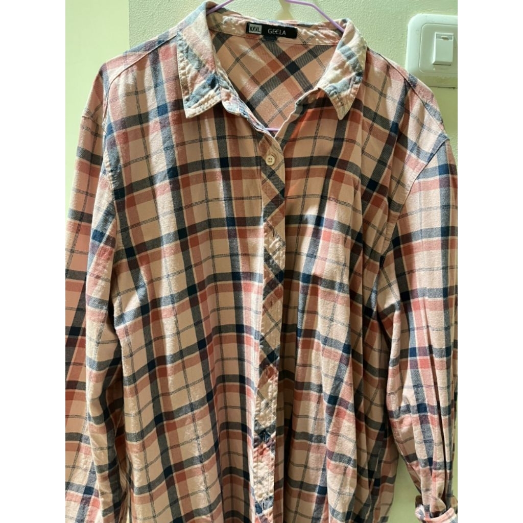 PRELOVED KEMEJA ORIGINAL GEELA KOTAK2