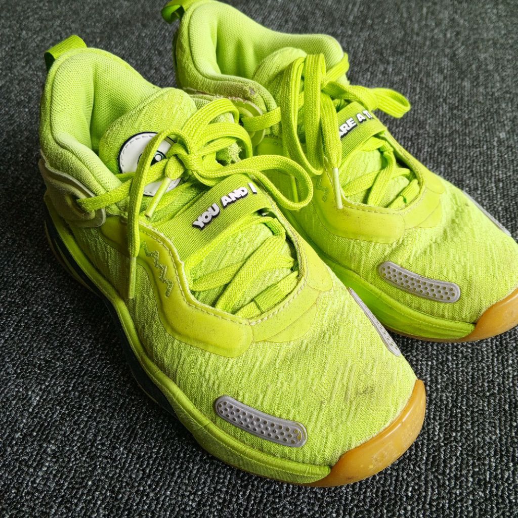 sepatu basket Adidas don issue 3