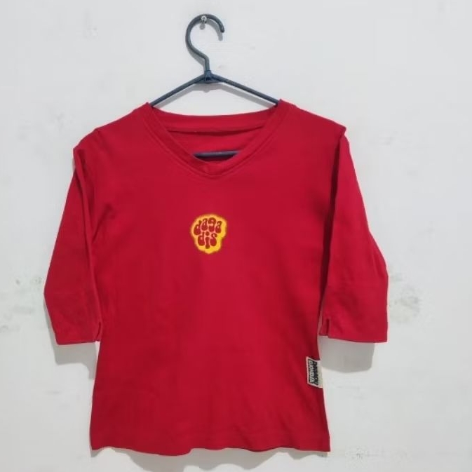 Kaos wanita dagadu djokdja merah size M