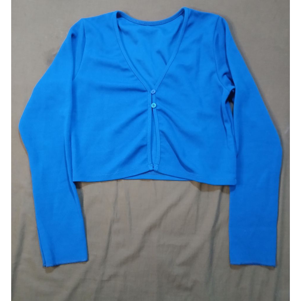 outer rajut biru elektrik