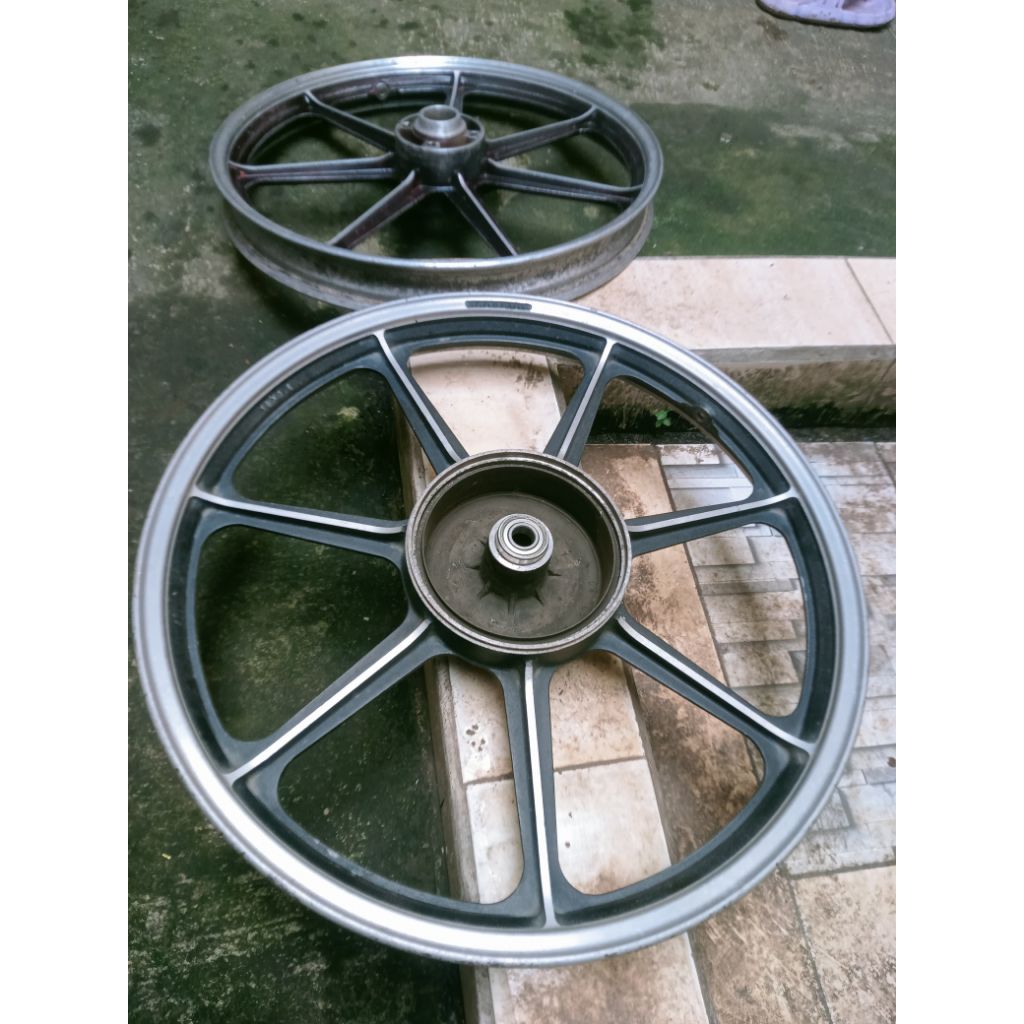 velg scorpion r18
