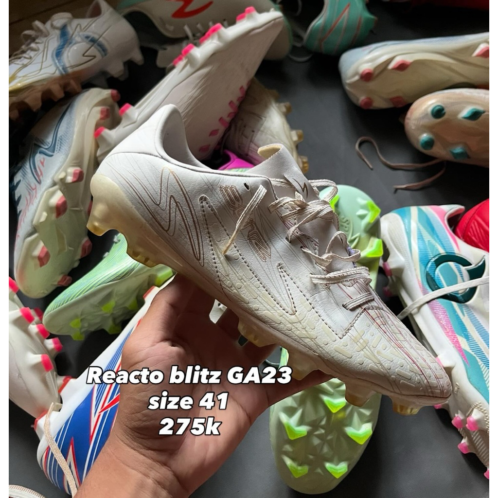 SEPATU BOLA SPECS ORIGINAL seken good