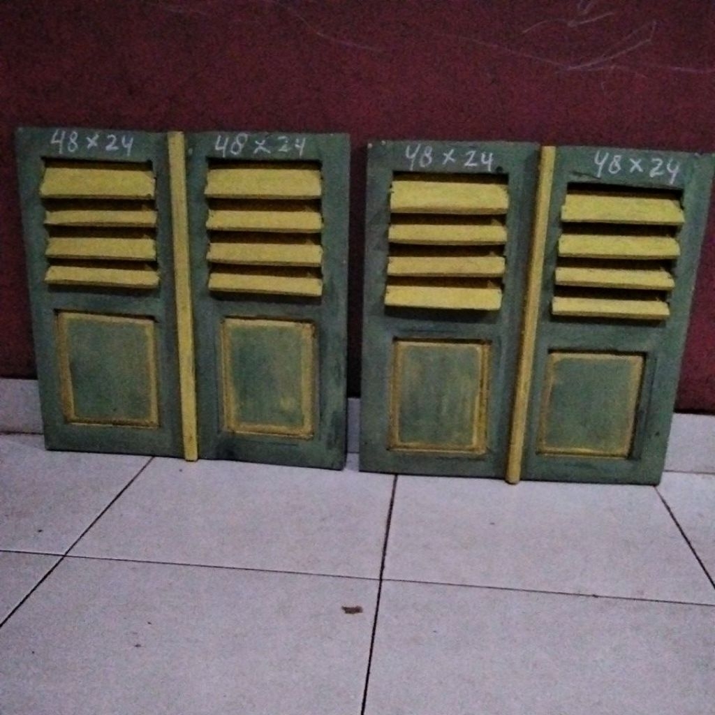 jendela bekas jati