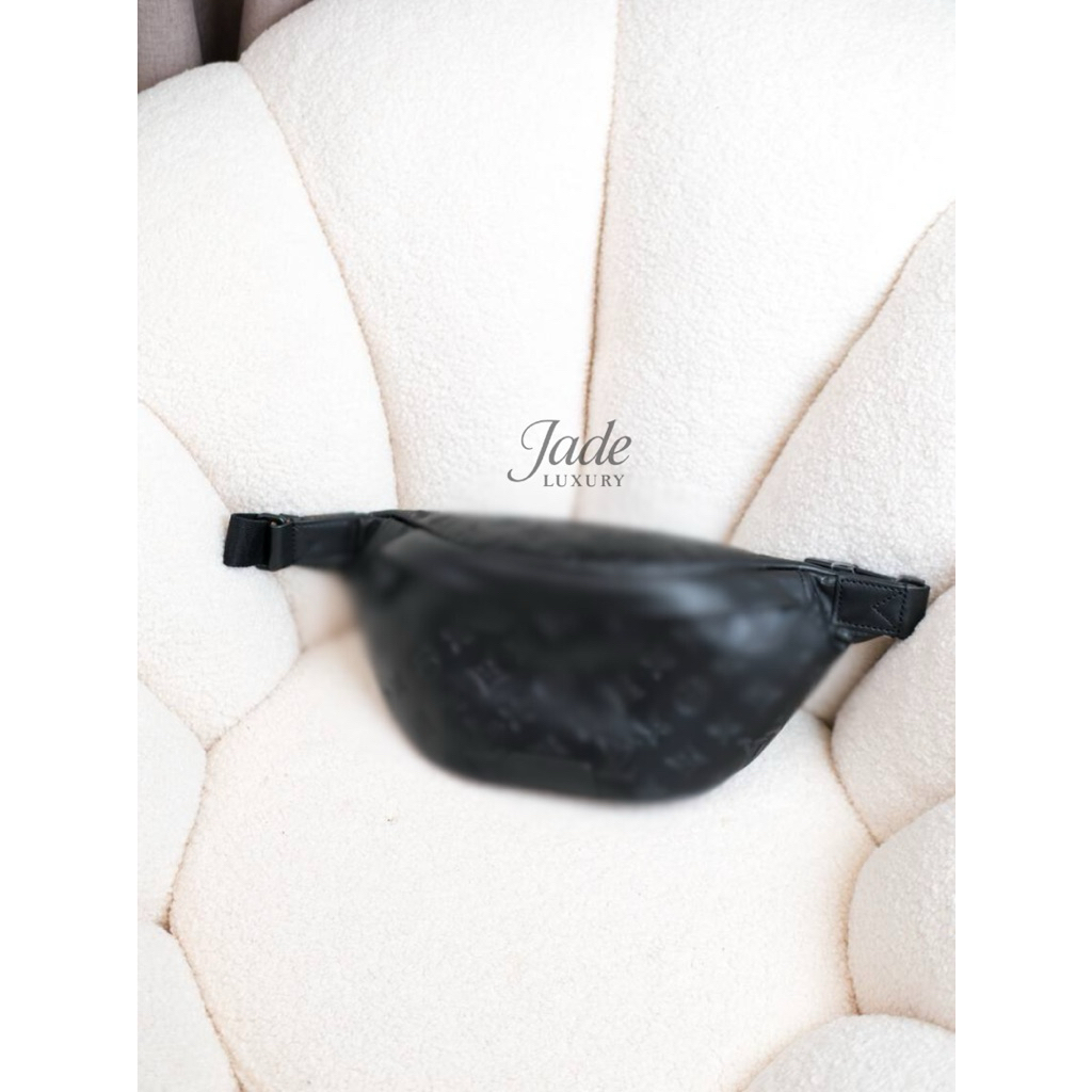 Tas Pria L Bumbag Discovery Black Emboss