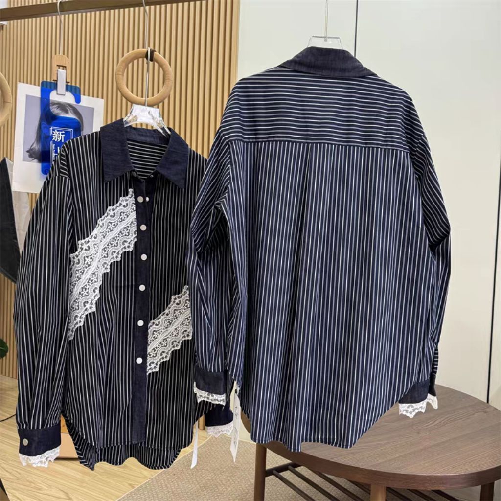 Kemeja Wanita Hitam Motif Garis Lengan Panjang Variasi Renda Cantik - Blouse Formal Korea Style
