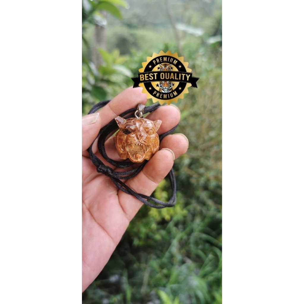 kalung kayu kaboa asli garut motip ukir macan komara
