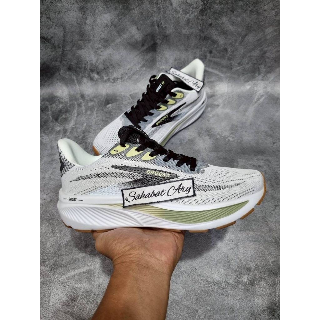 Sepatu Brooks Ghost 17 White Black Tea