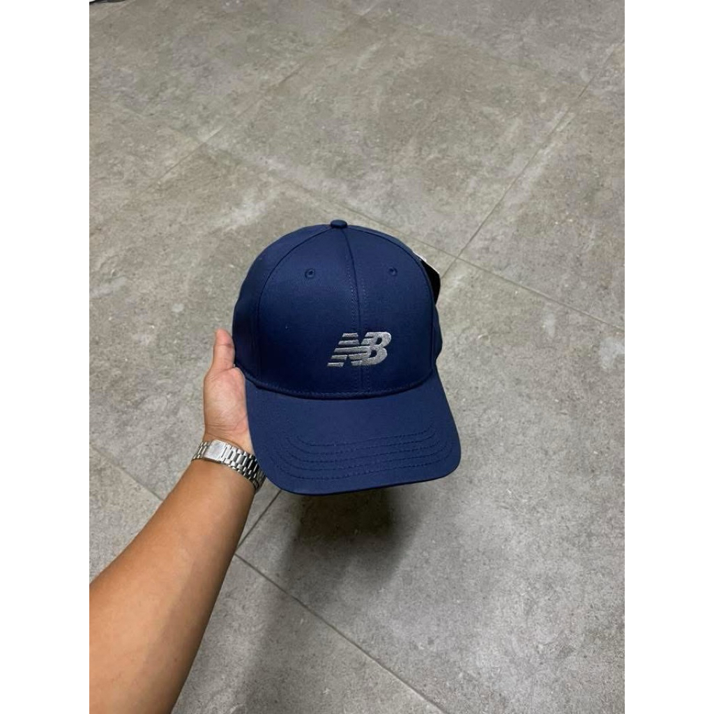 Topi New Balance