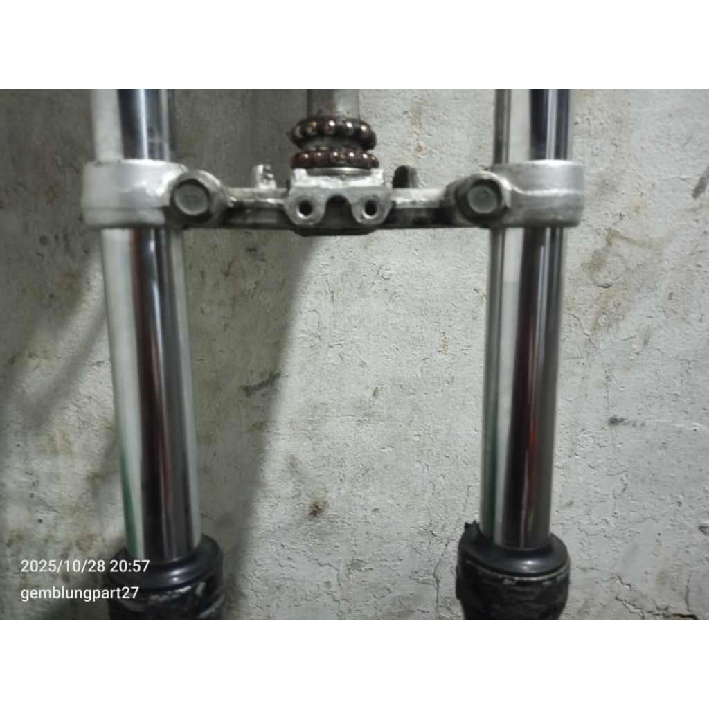 shock depan scorpio ori copotan