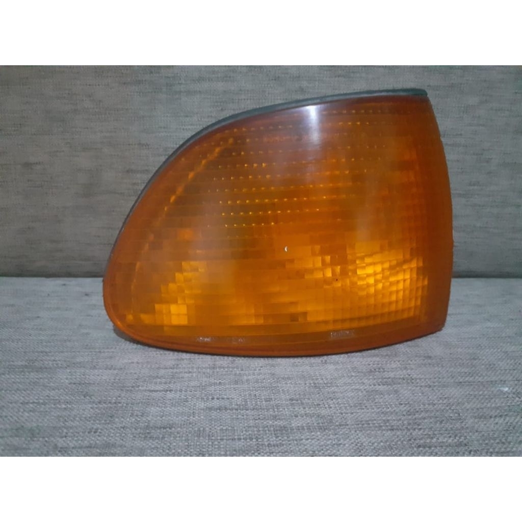 Lampu Sein Sen Depan Corner Lamp BMW e38 original kanan RH