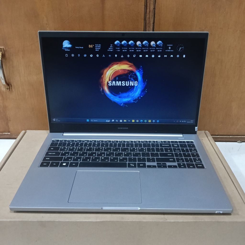 Laptop Samsung 305XCR, Core i5-10210U Gen 10Th Ram 8Gb / SSD 256 Gb FHD intel UHD Graphics Stylish D