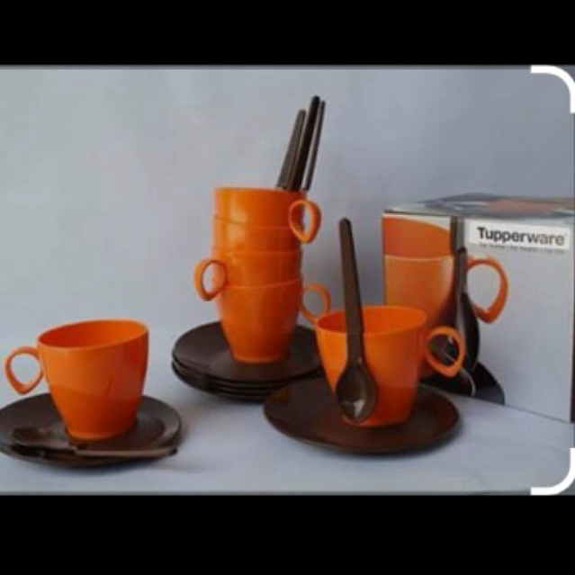 moment cup tupperware